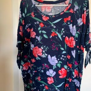 Women’s dressy top